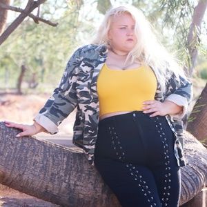 Jeans - High waist grommet jean Jeans - High waist grommet jean